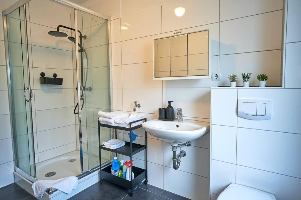 Mivano-Apartments *Netflix *Zentral *Wifi เซลเลอ ภายนอก รูปภาพ