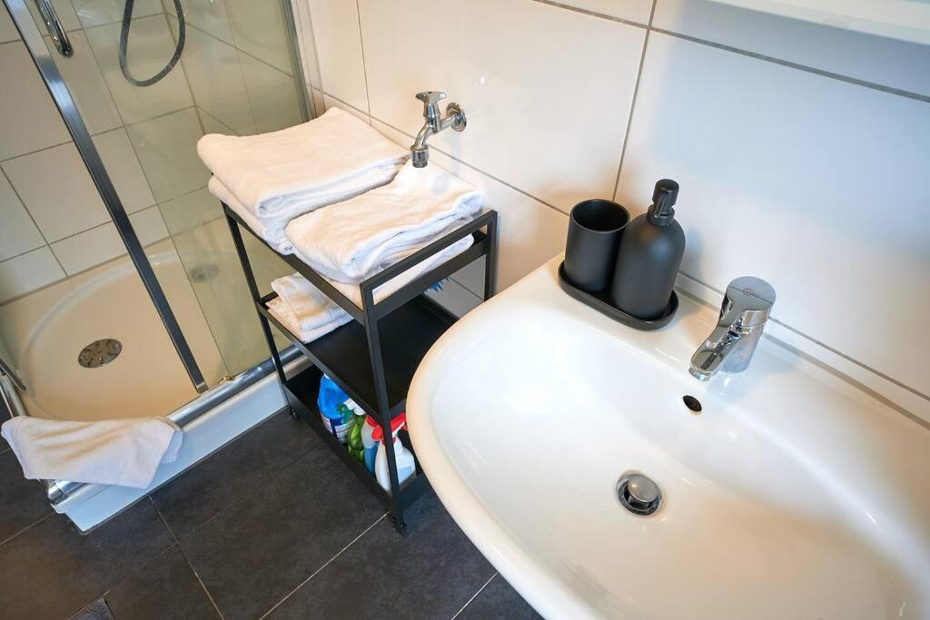Mivano-Apartments *Netflix *Zentral *Wifi เซลเลอ ภายนอก รูปภาพ